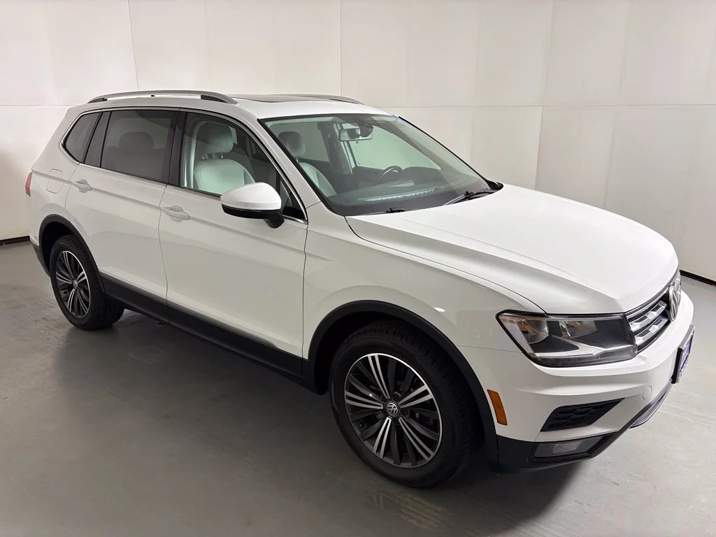 Used 2018  Volkswagen 2.0T SEL image 2