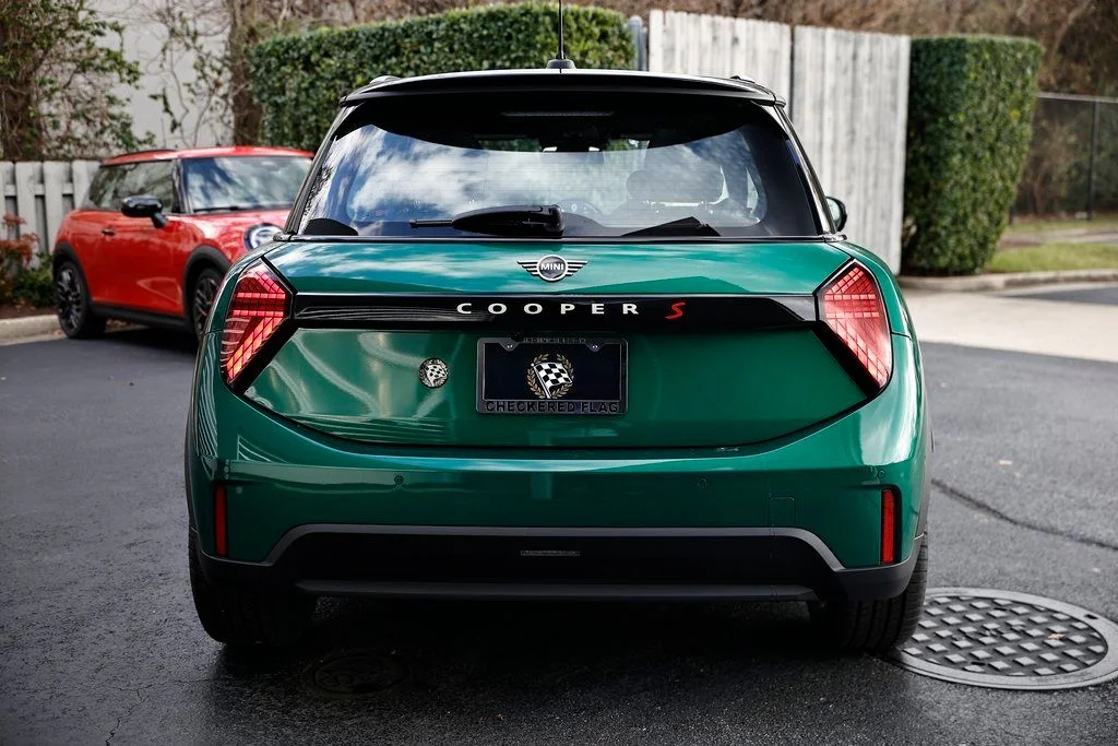 New 2026 British Racing Green Met MINI Signature Plus image 12