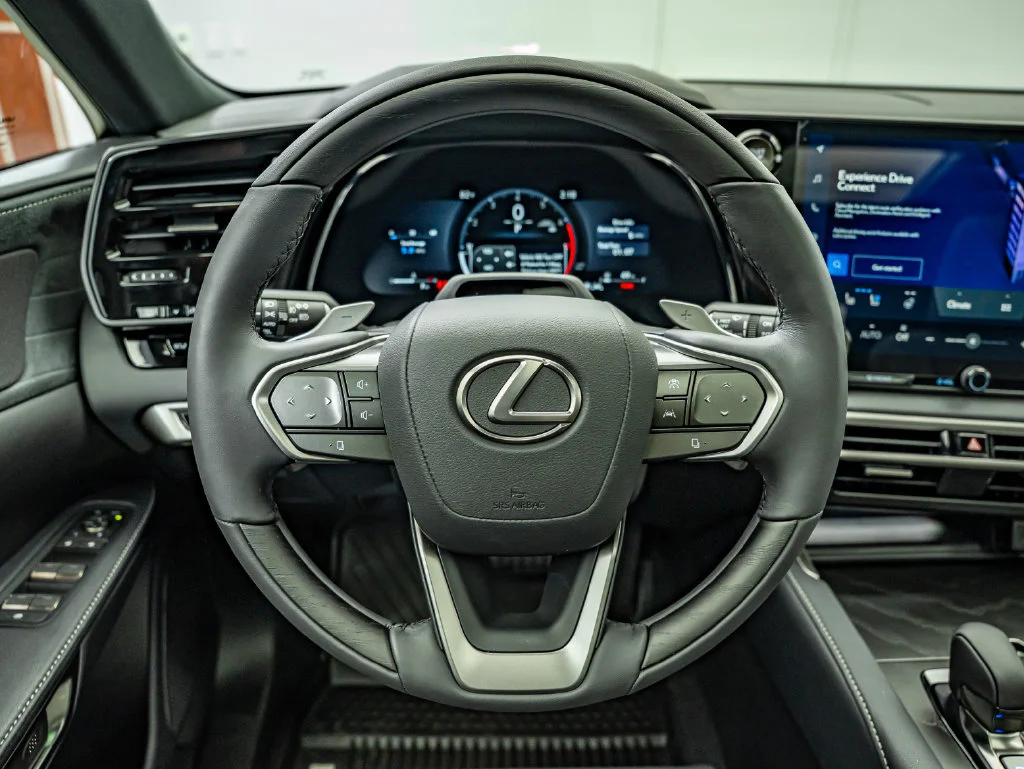 New 2026 Eminent White Pearl Lexus LUXURY image 24