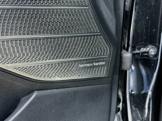 Used 2021 Black Hyundai Limited image 19
