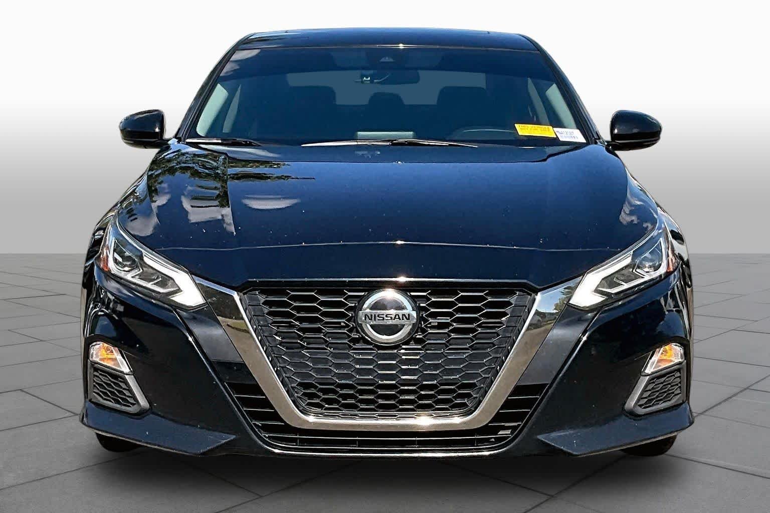 Used 2021 Black Nissan 2.5 SR image 4