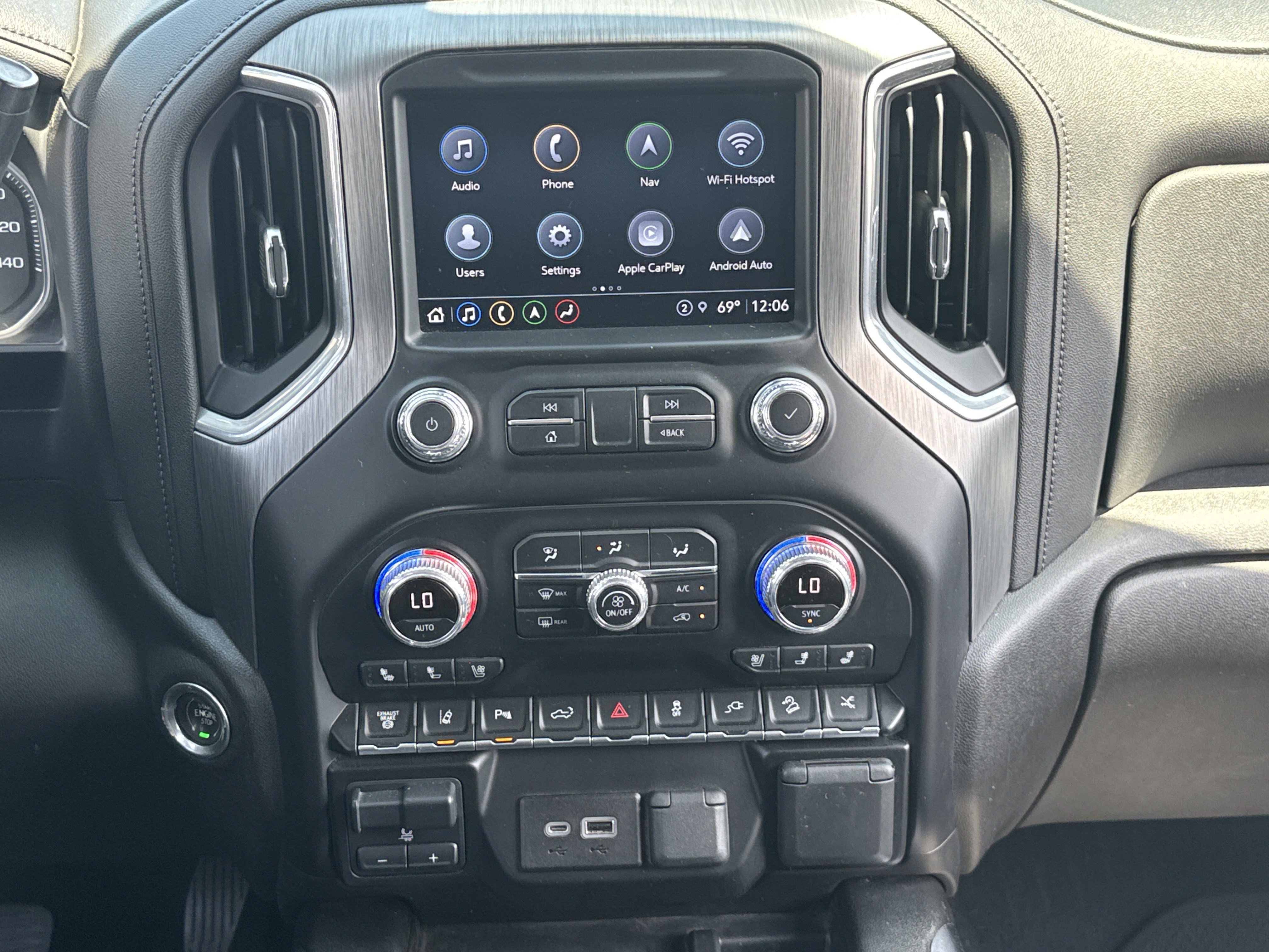 Used 2021 WHITE FROST TRICOAT GMC Denali image 17