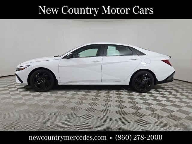 Used 2026 White Hyundai SEL Sport image 4