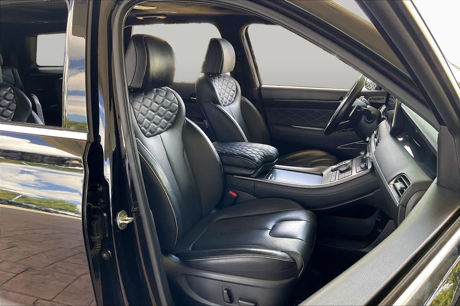Used 2021 Becketts Black Hyundai Calligraphy image 8