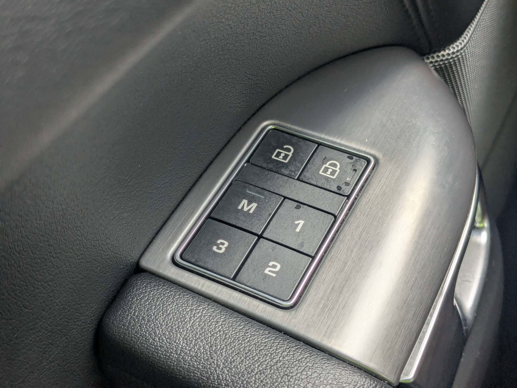 Used 2022 Petrolix Blue Land Rover SE image 36