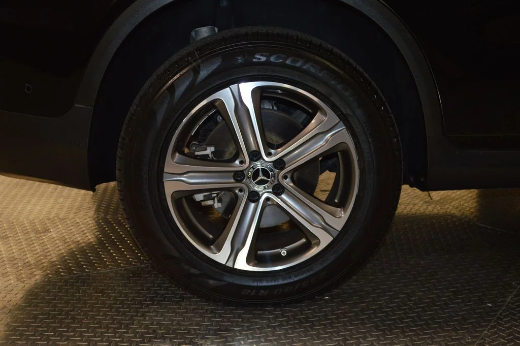 Used 2022 Black Mercedes-Benz GLC 300 image 15