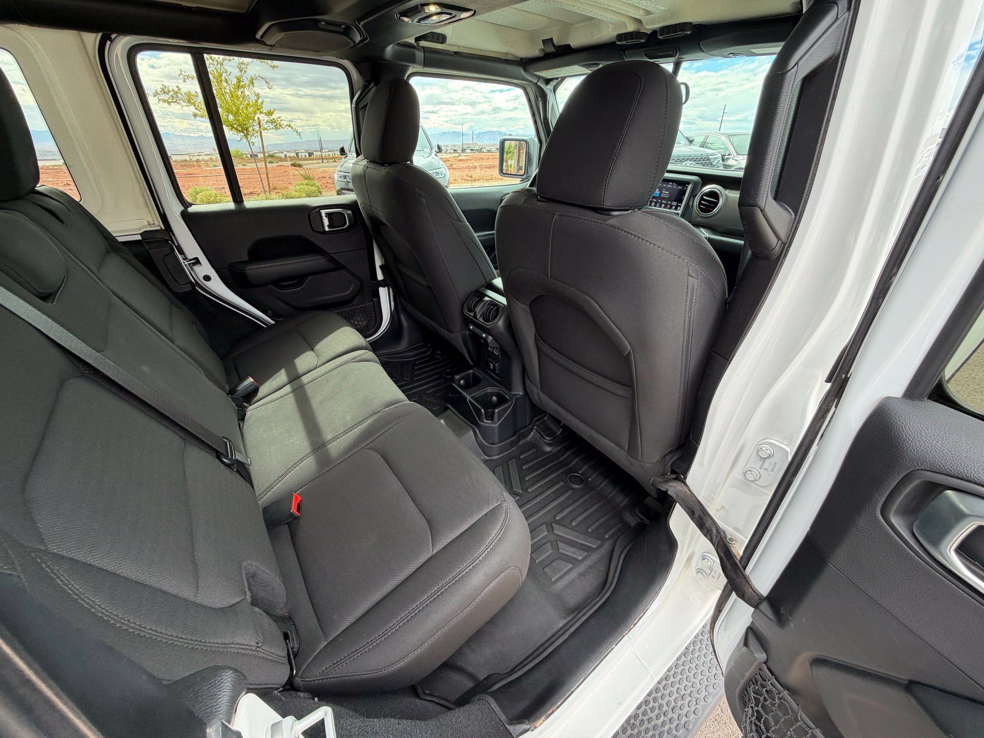 Used 2020 White Jeep Unlimited Sahara image 45