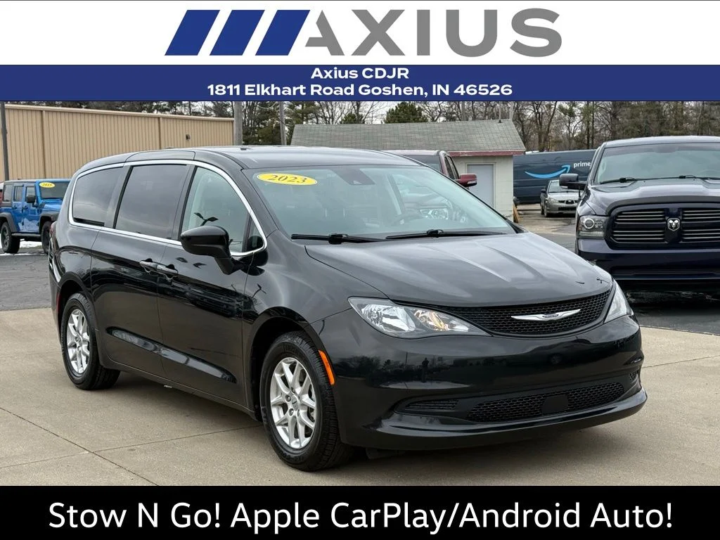 2023 Chrysler Voyager LX's photo