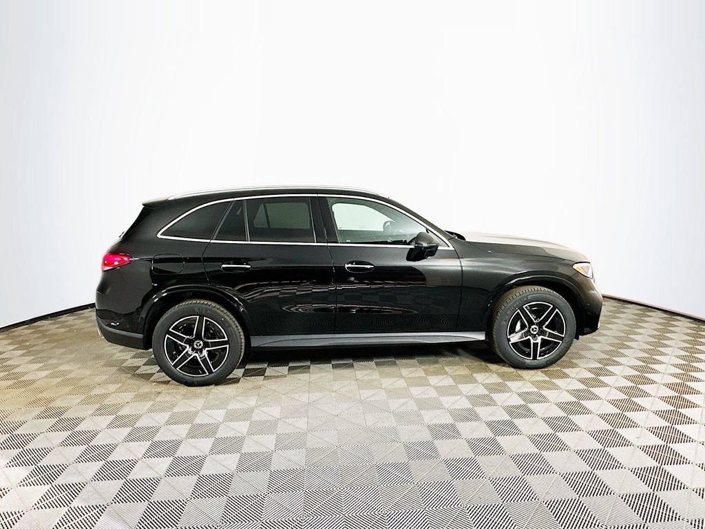 New 2026 Black Mercedes-Benz GLC 300 image 39