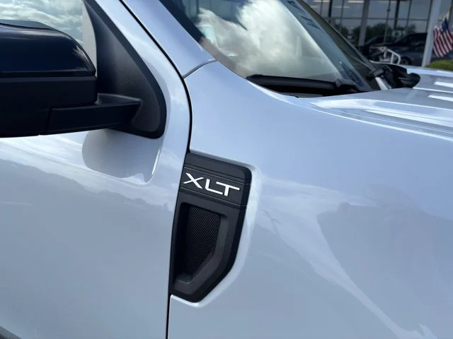 New 2026 Space White Metallic Ford XLT image 38