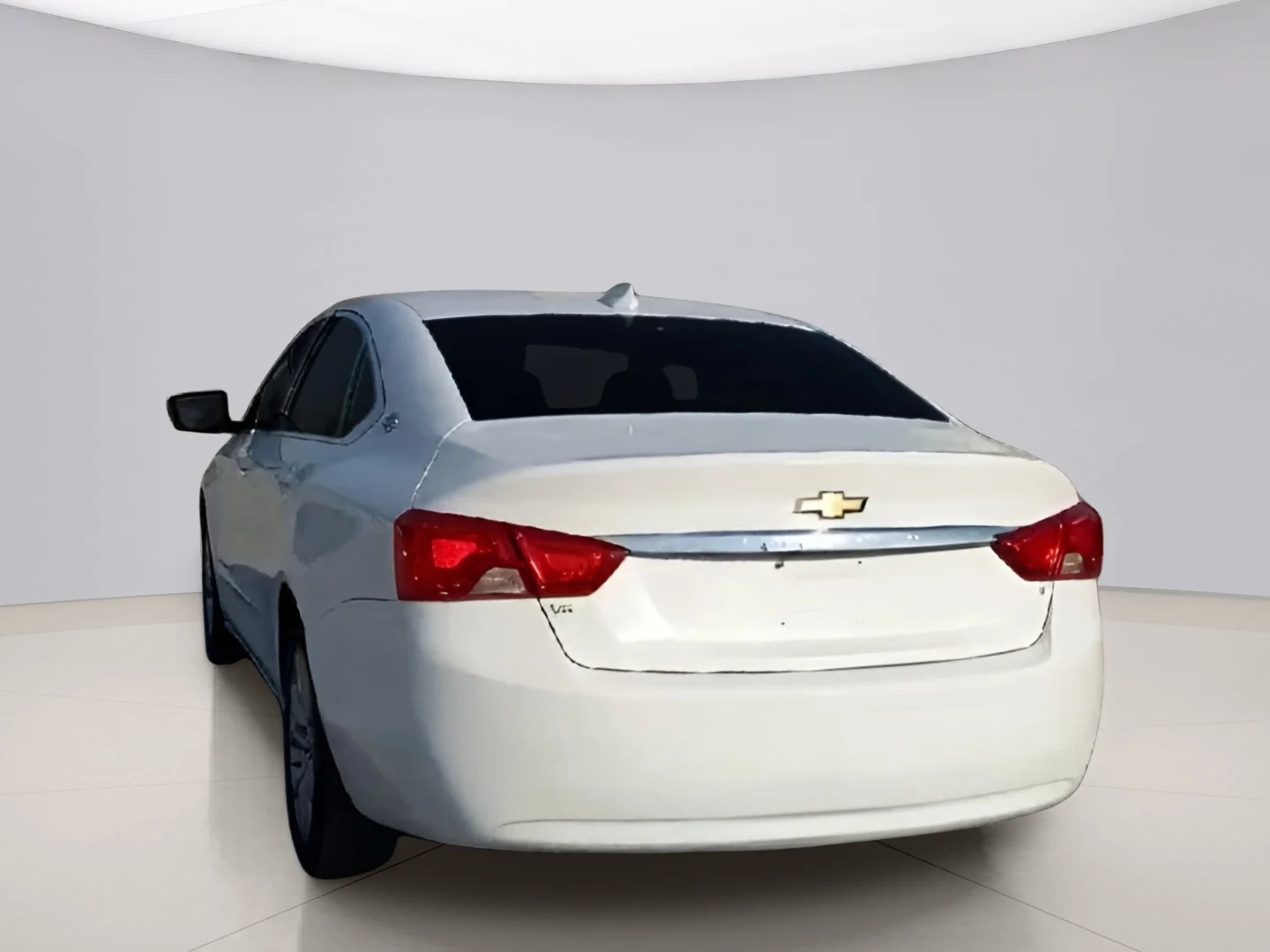 Used 2018 White Chevrolet LTZ image 7
