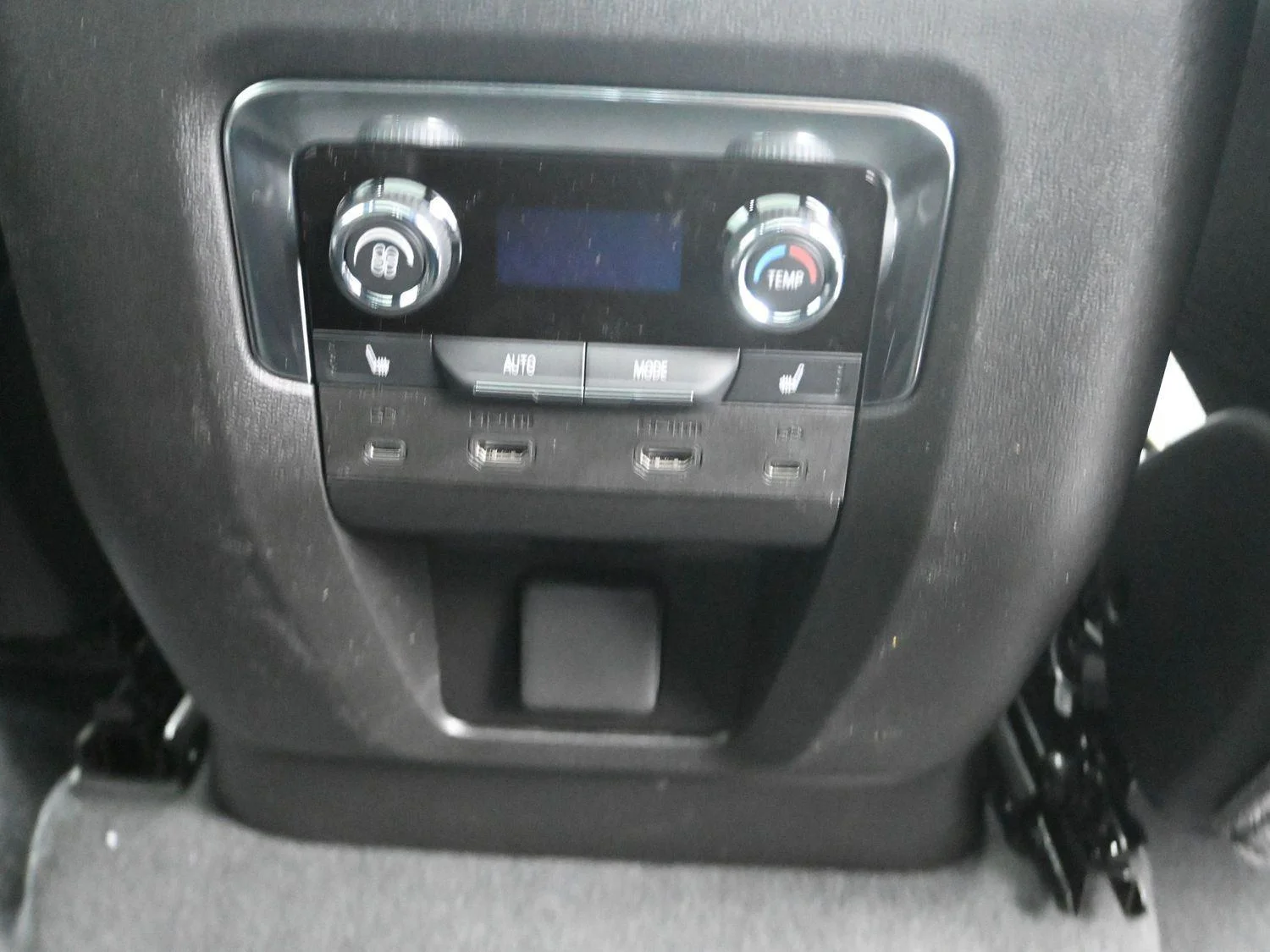 2026 Chevrolet Suburban Premier - Photo 15