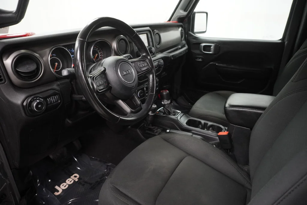 Used 2019 Gray Jeep Sport S image 13