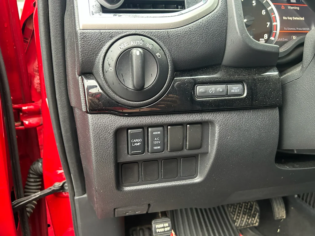 Used 2020 Red Nissan Crew Cab SV 4x4 image 7