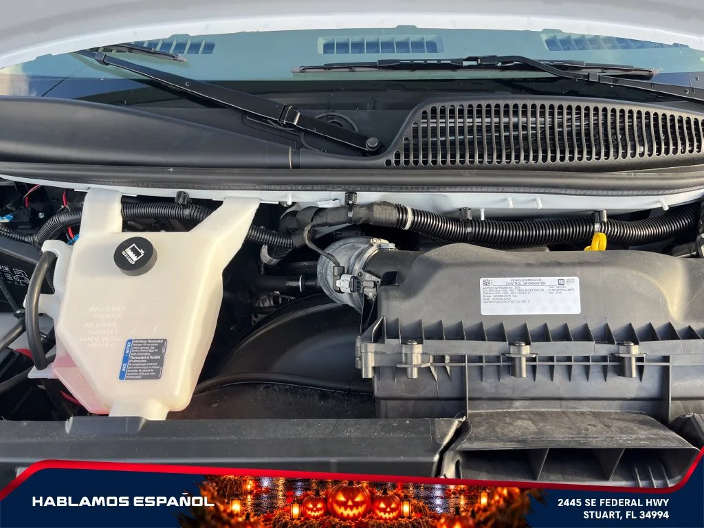 Used 2025 Summit White GMC Work Van image 22