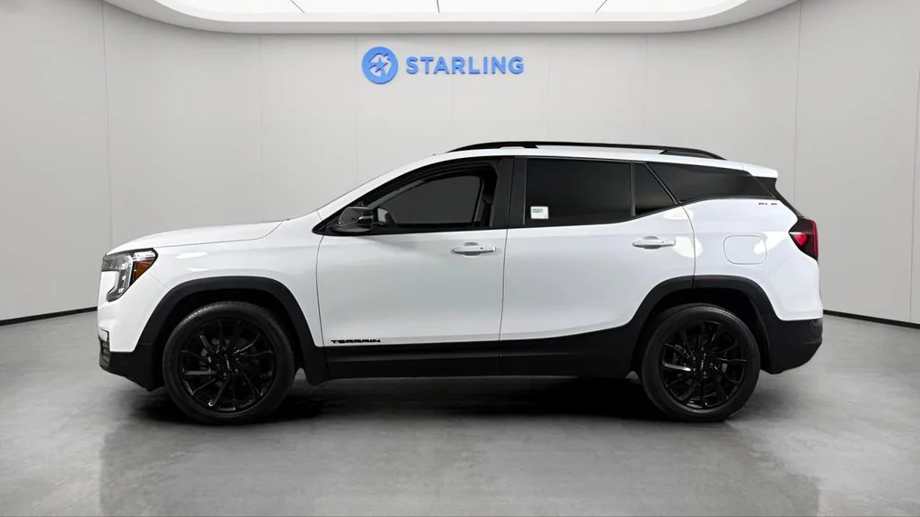 Used 2023 Summit White GMC SLE image 3