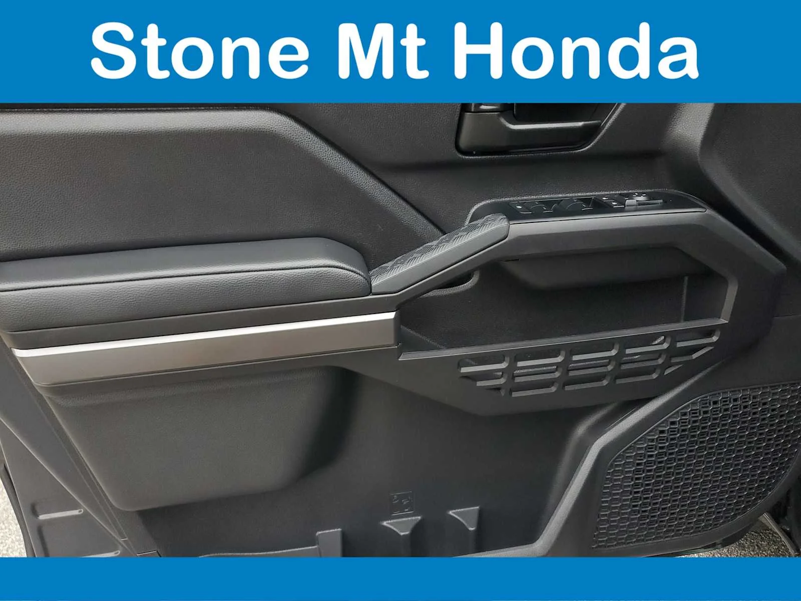 Used 2025 Underground Toyota SR5 image 19