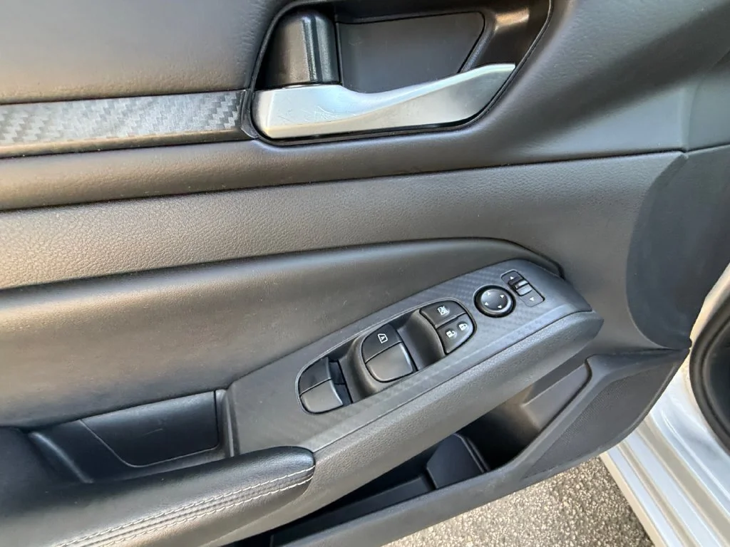Used 2024 Silver Nissan 2.5 SV image 11