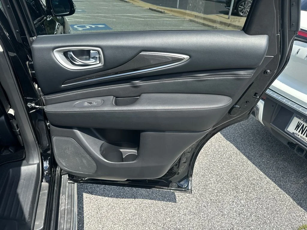 Used 2020 Black INFINITI LUXE image 14