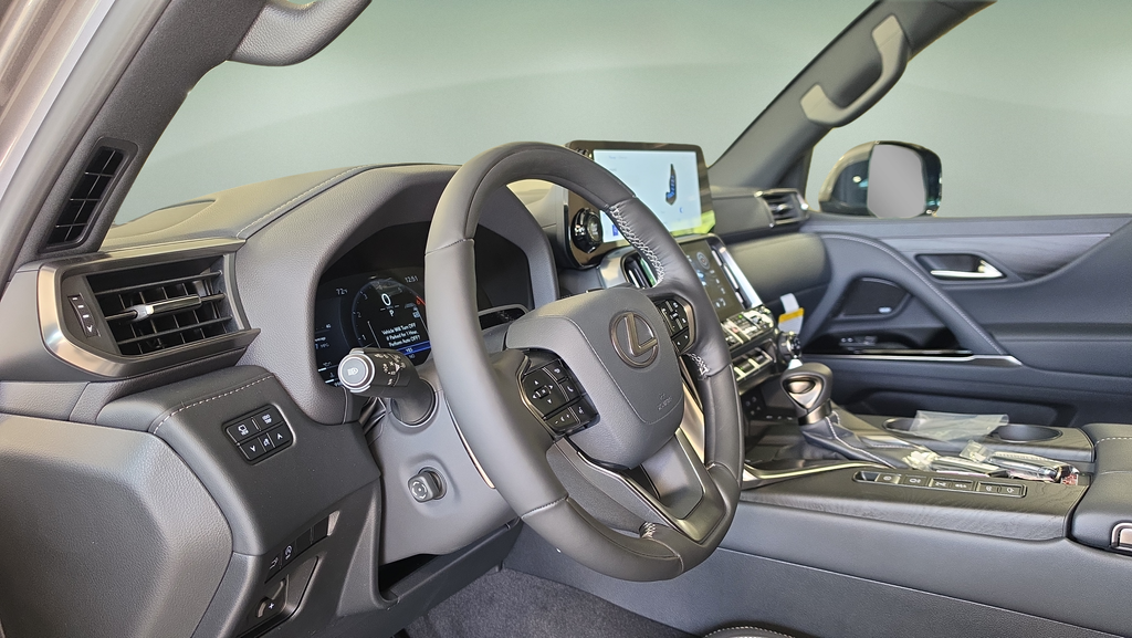 New 2026 Manganese Luster Lexus  600 LUXURY image 14