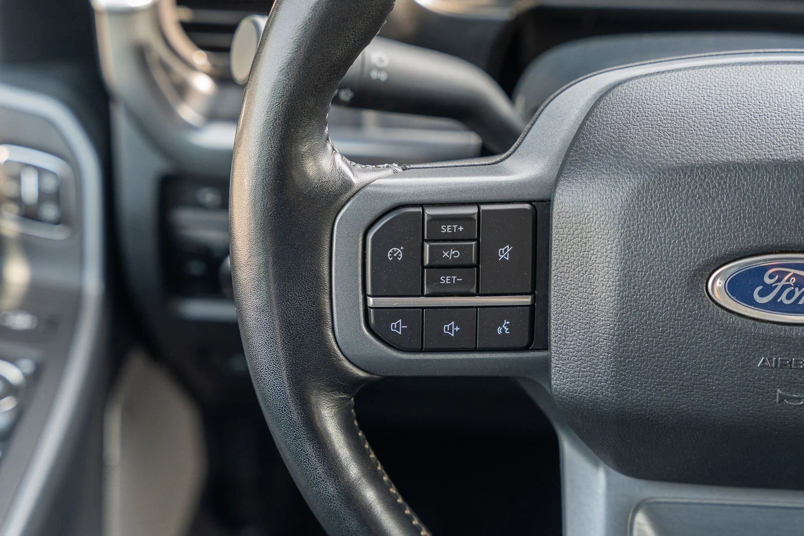 Used 2024 White Ford Lariat image 28