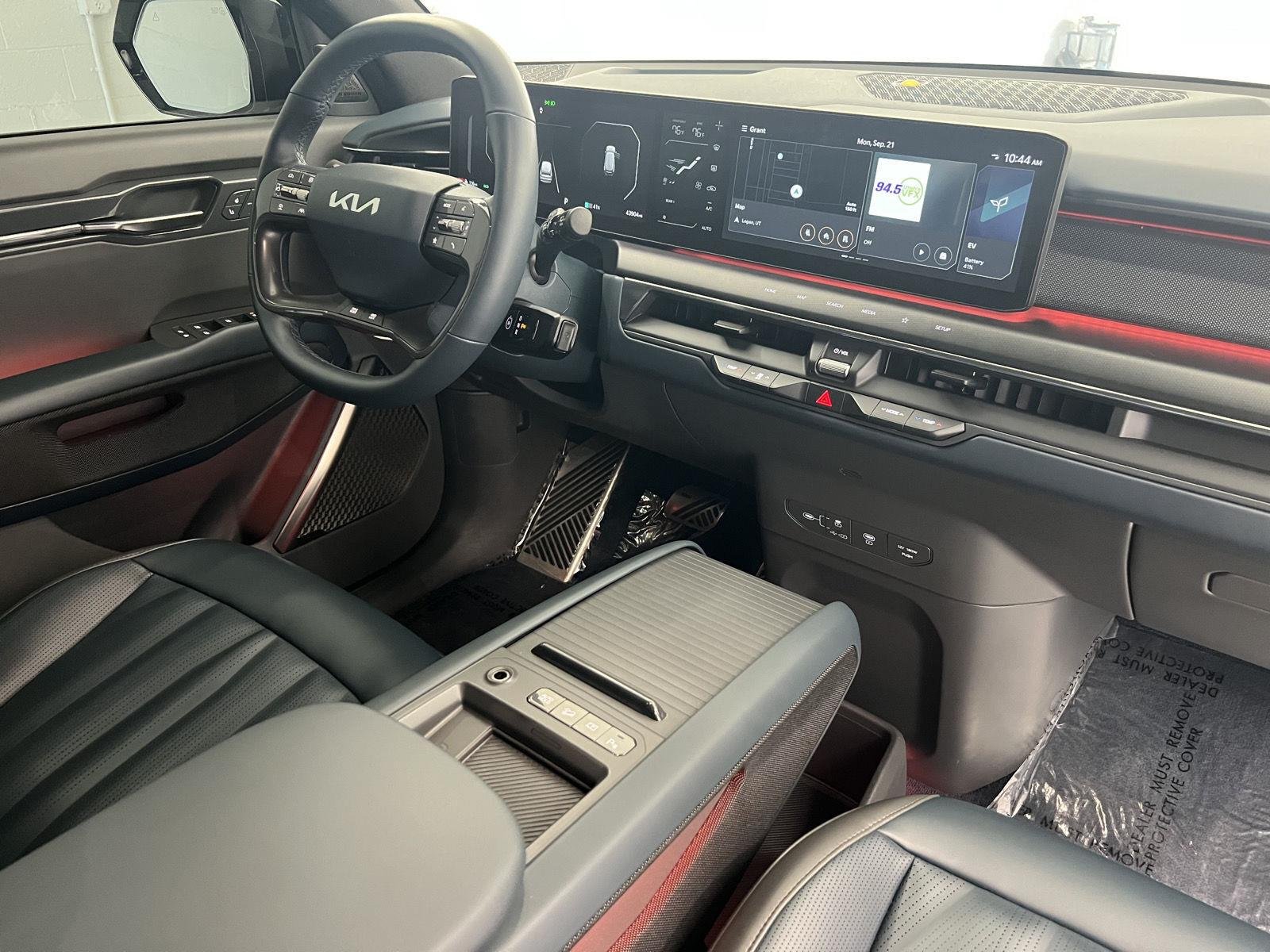 Used 2024 Snow White Pearl Kia GT-Line image 30
