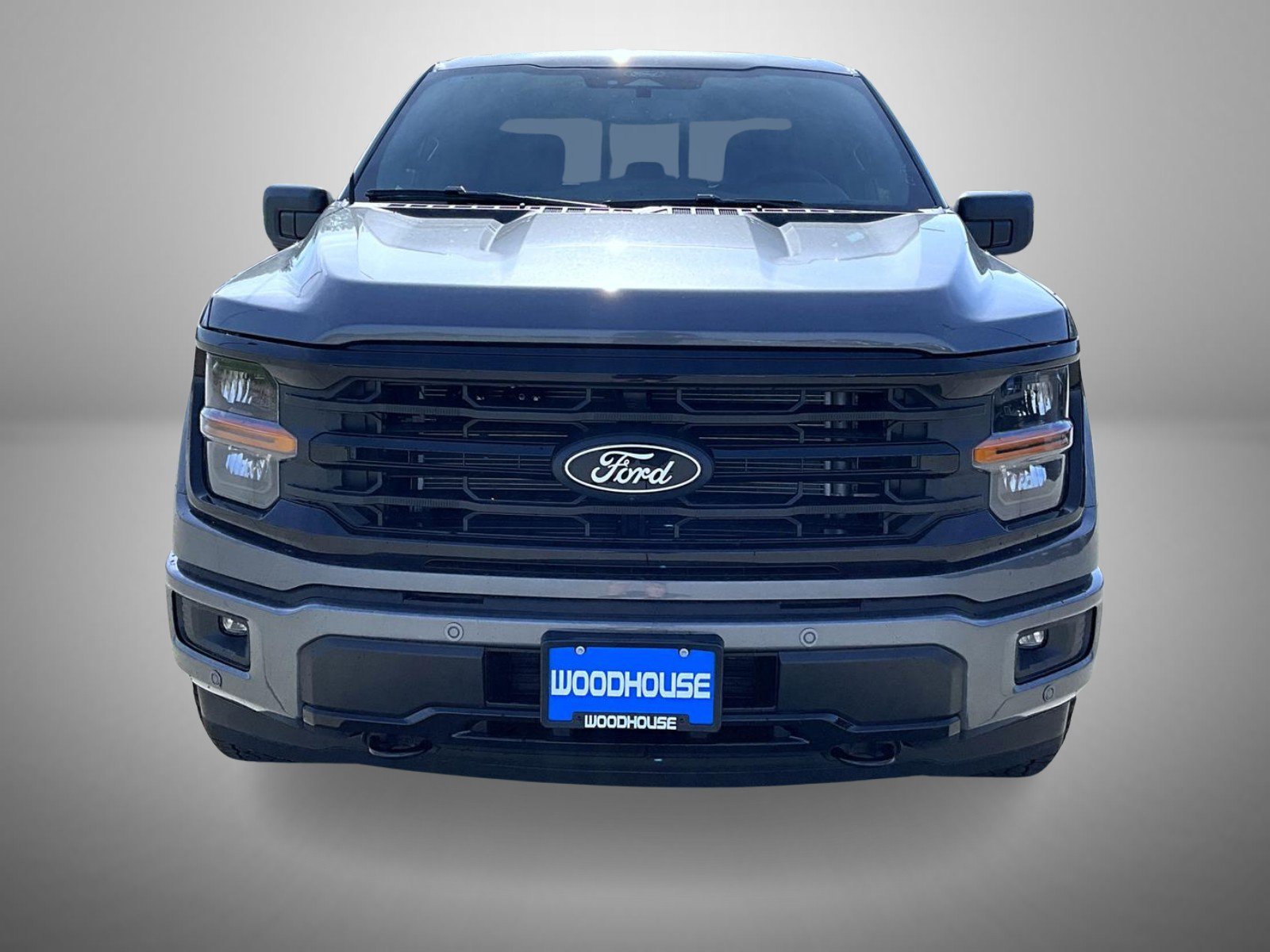New 2026 Carbonized Gray Metallic Ford XLT image 2
