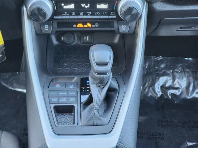 2023 Toyota RAV4 LE - Photo 29