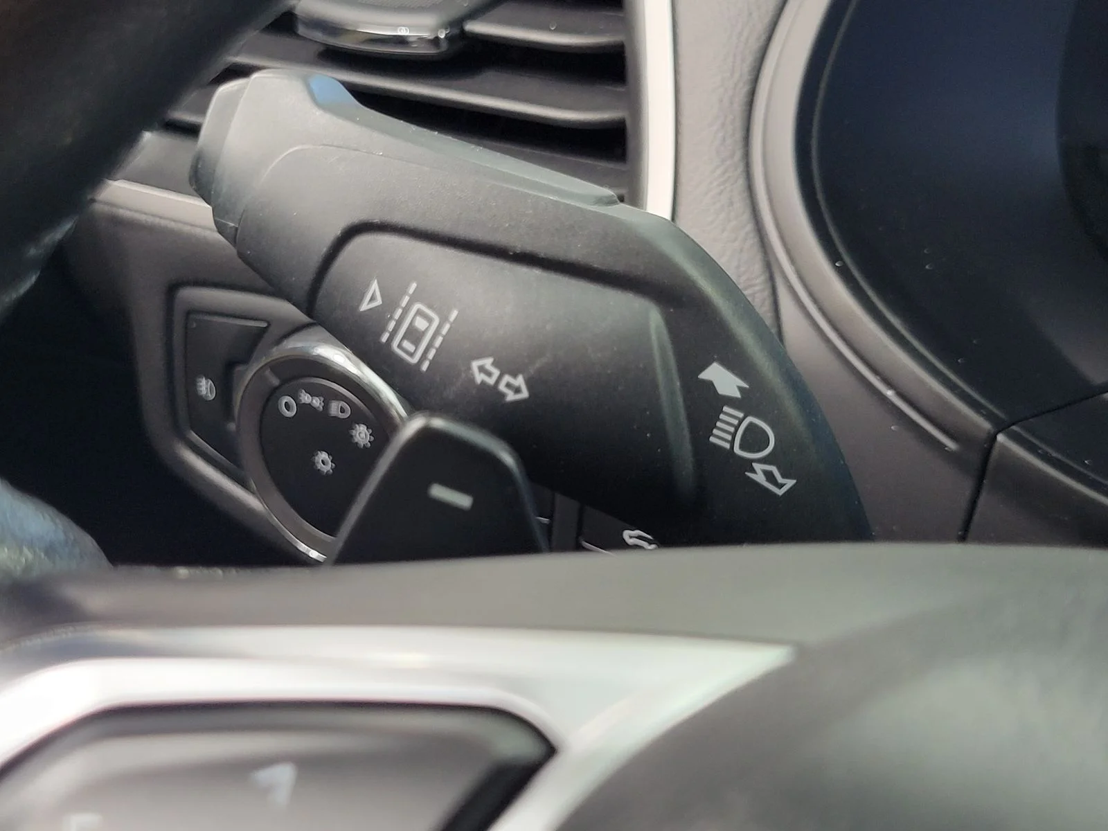 Used 2024 White Ford SEL image 17
