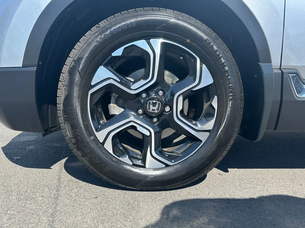 Used 2018 Silver Honda Touring image 12