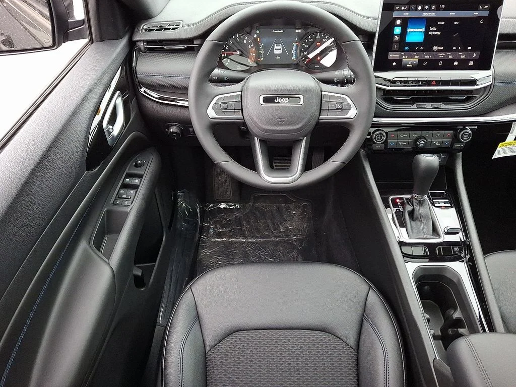 New 2026 Black Jeep Latitude image 6