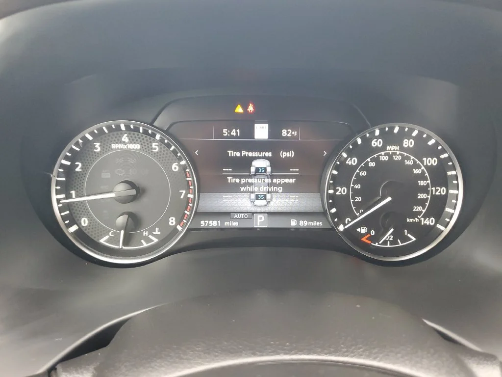 Used 2022 White Nissan Platinum 4WD image 26