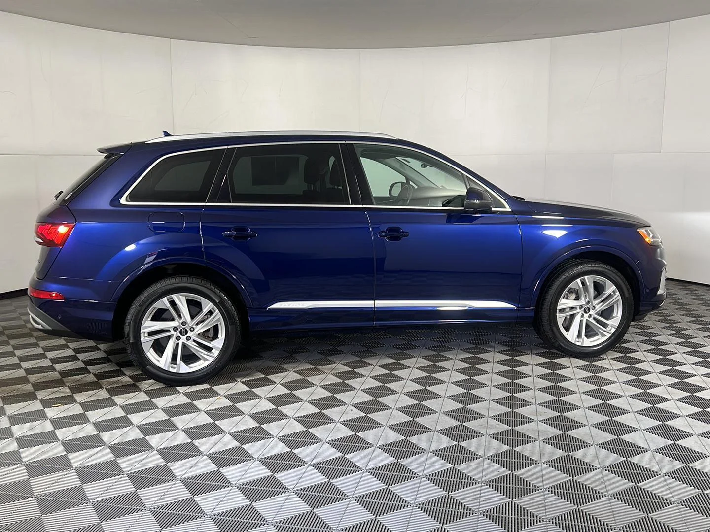 Used 2023 Navarra Blue Metallic Audi Premium Plus image 10
