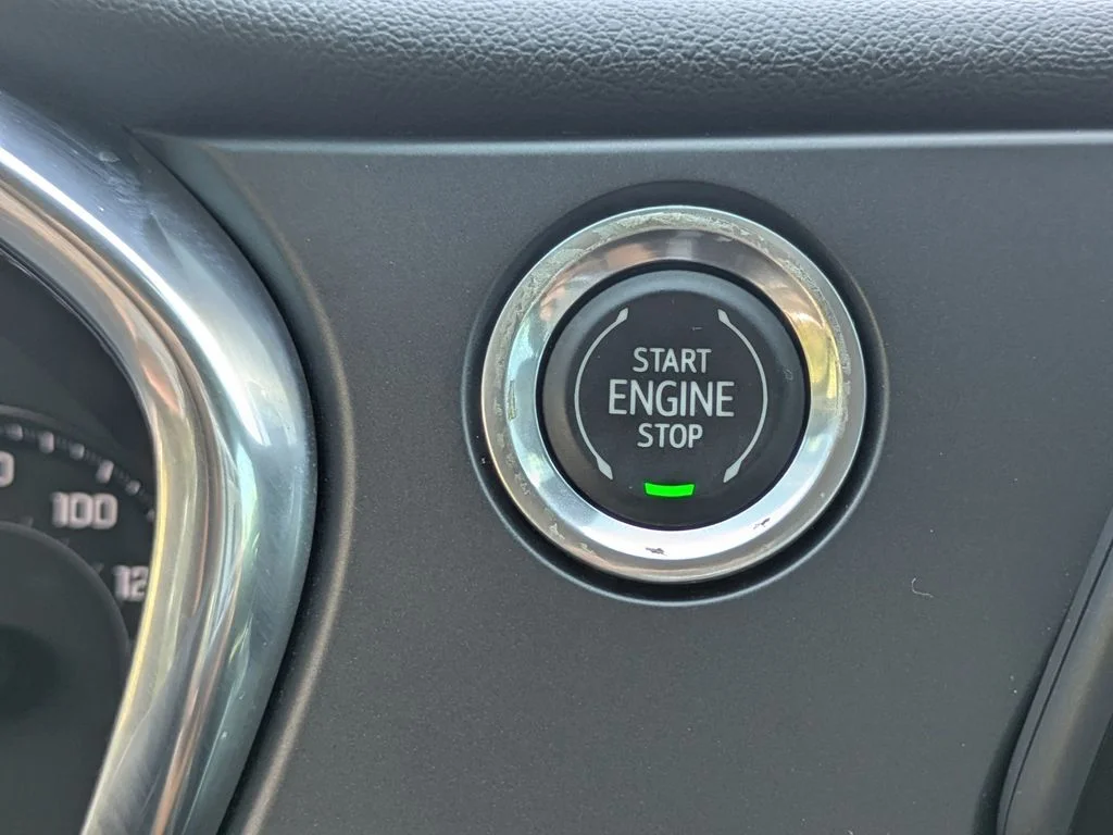 Used 2022 White Chevrolet LT image 29