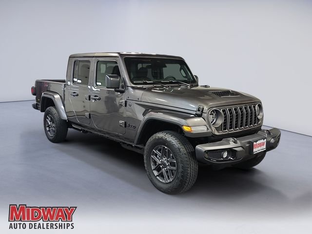 New 2026 Granite Crystal Metallic Clearcoat Jeep Sport S image 7