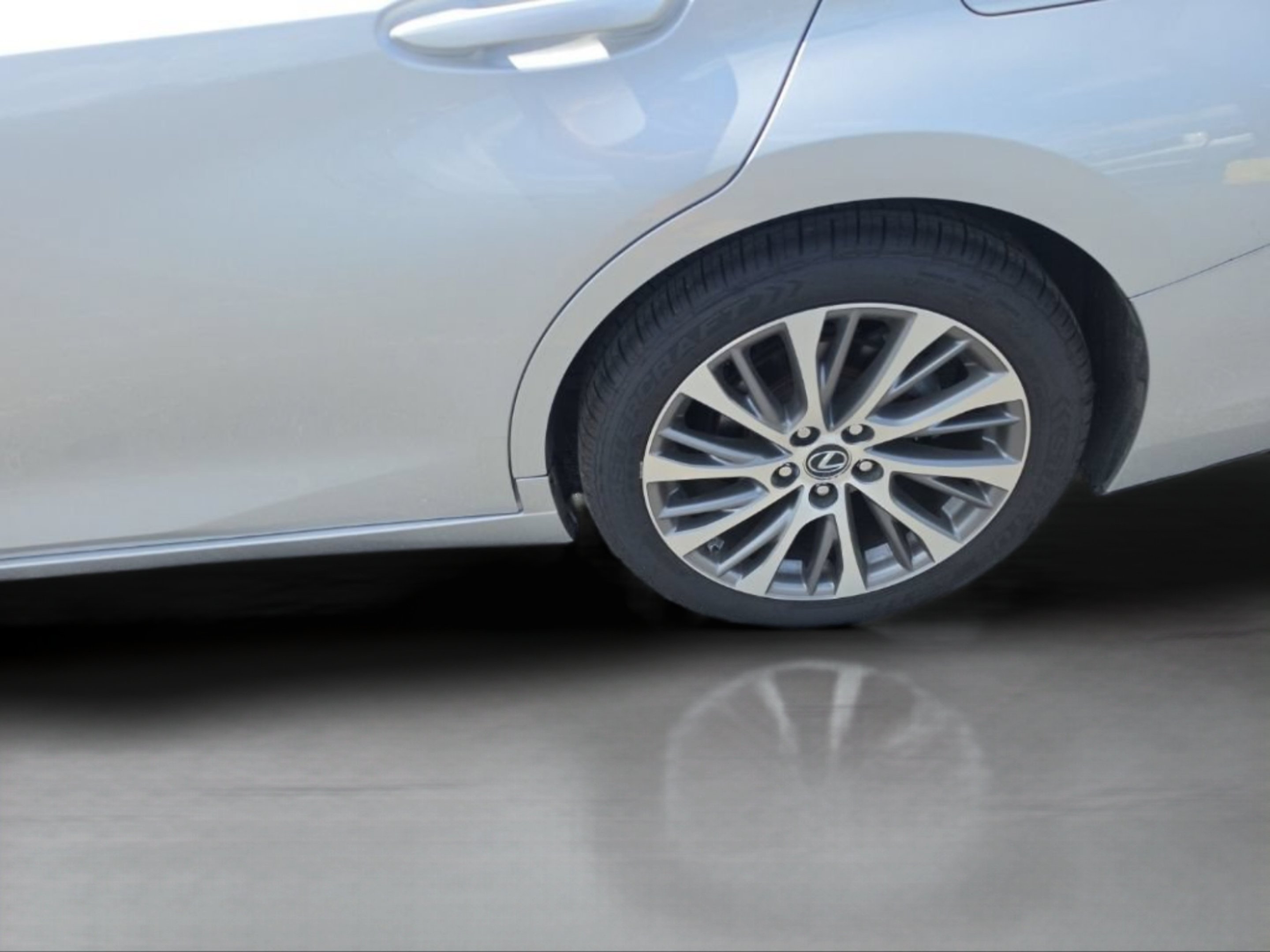 2019 Lexus ES 350 Luxury - Photo 32