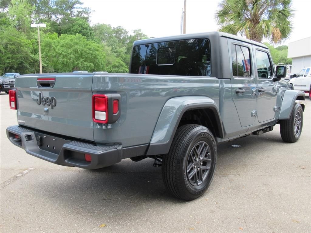 New 2026 Anvil Clear-Coat Exterior Paint Jeep Sport S image 7