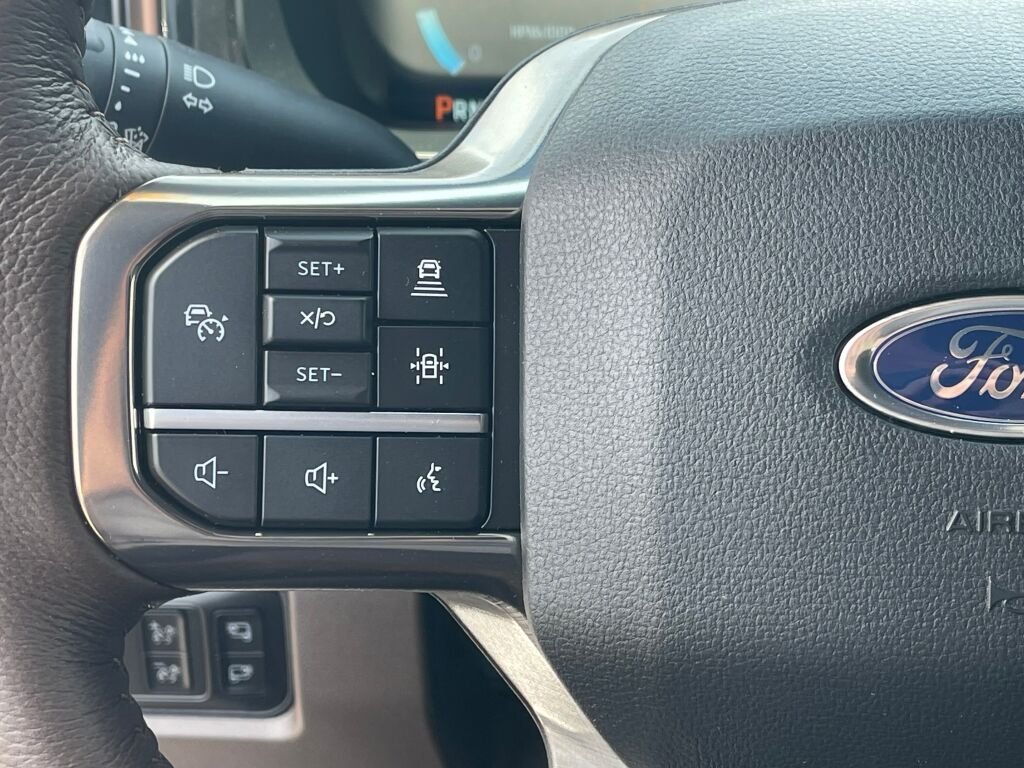 New 2026 Star White Metallic Tri-Coat/Marsh Gray Ford King Ranch image 17