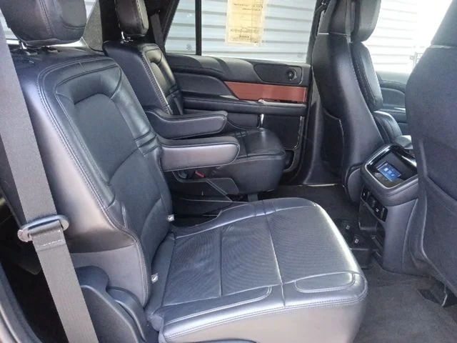 Used 2024 Black Lincoln Reserve image 36