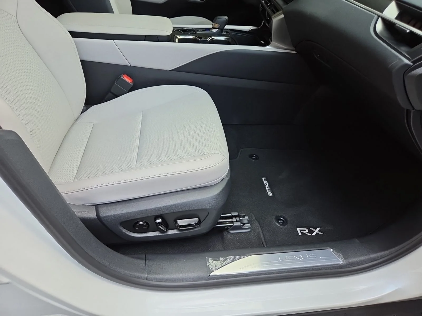 Used 2026 White Lexus 350h Premium image 20