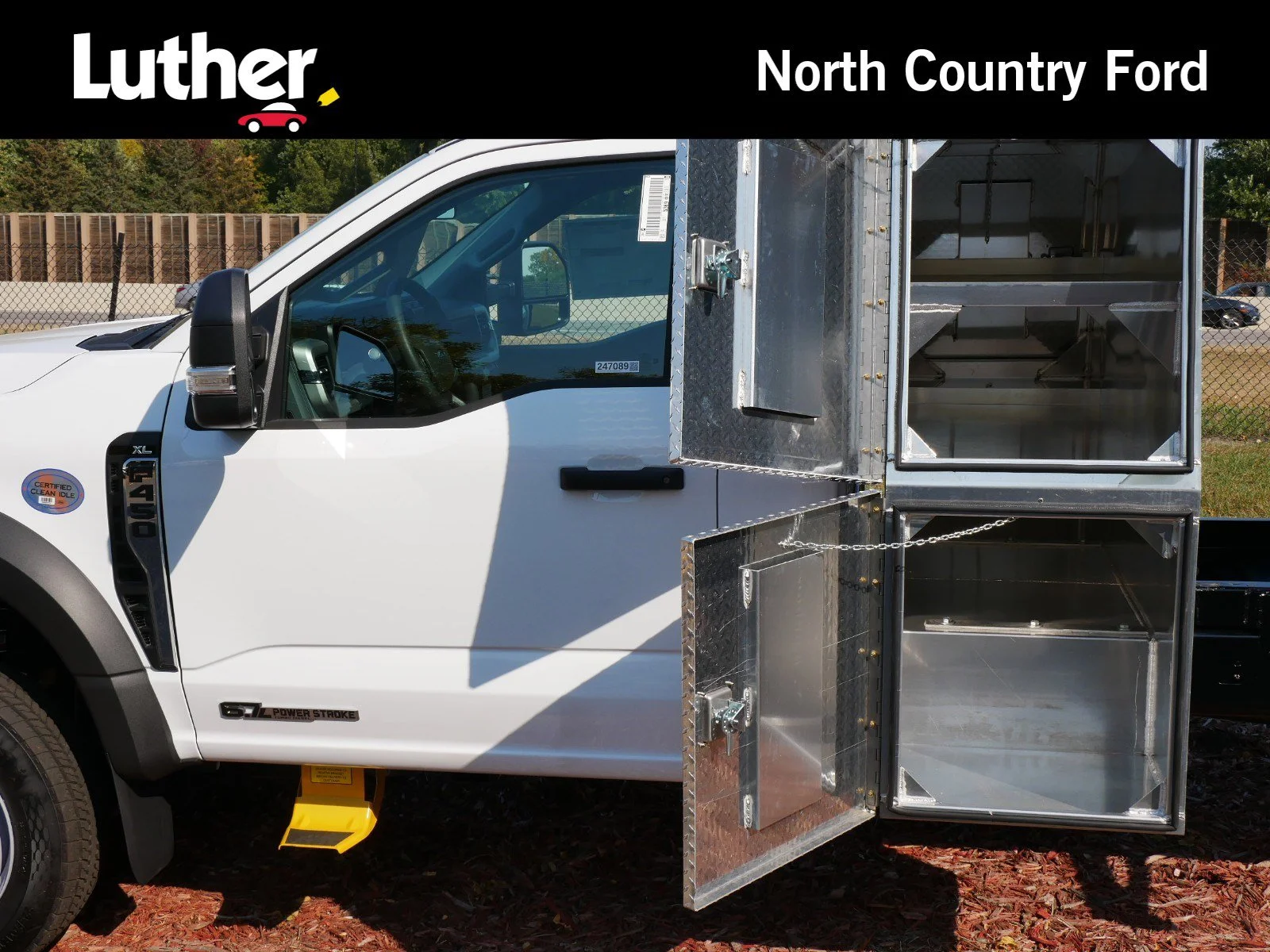 New 2024 Oxford White Ford F-450® XL image 39