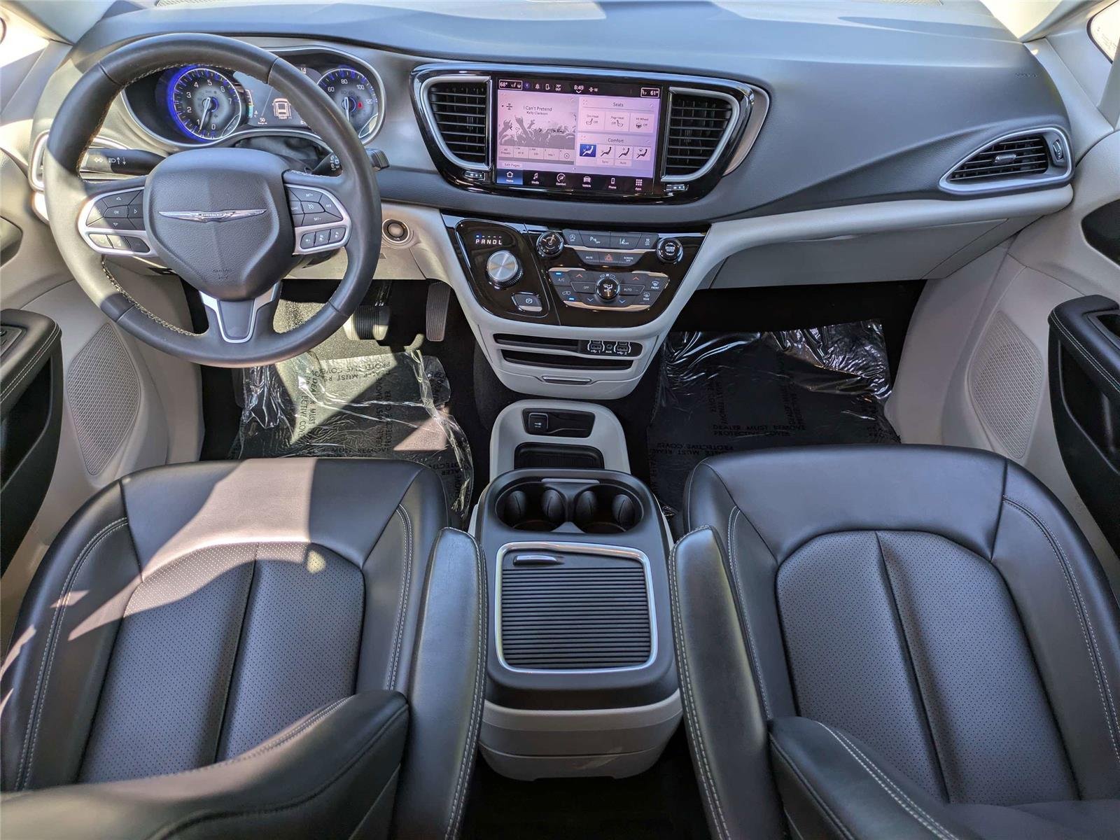 Used 2023 Bright White Clearcoat Chrysler Touring L image 16