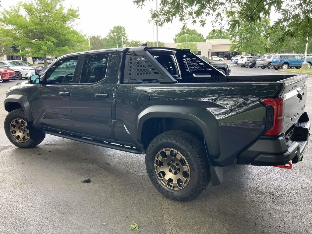 Used 2025  Toyota Trailhunter image 4