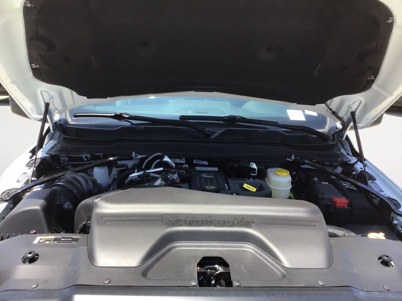 New 2026 Bright White Clearcoat Ram Tradesman image 25