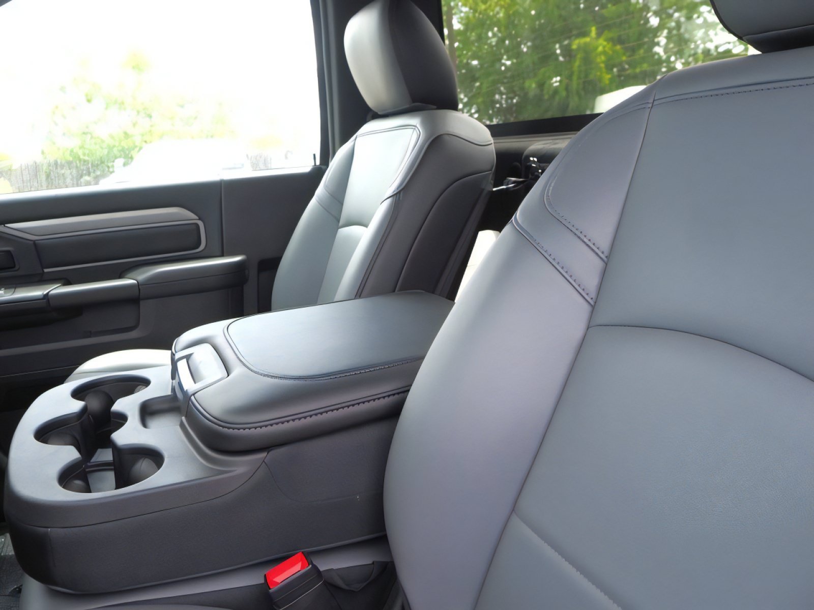2025 RAM 3500 Chassis Tradesman - Photo 14