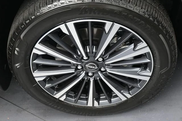 New 2026 Boulder Gray Pearl Nissan Platinum image 32