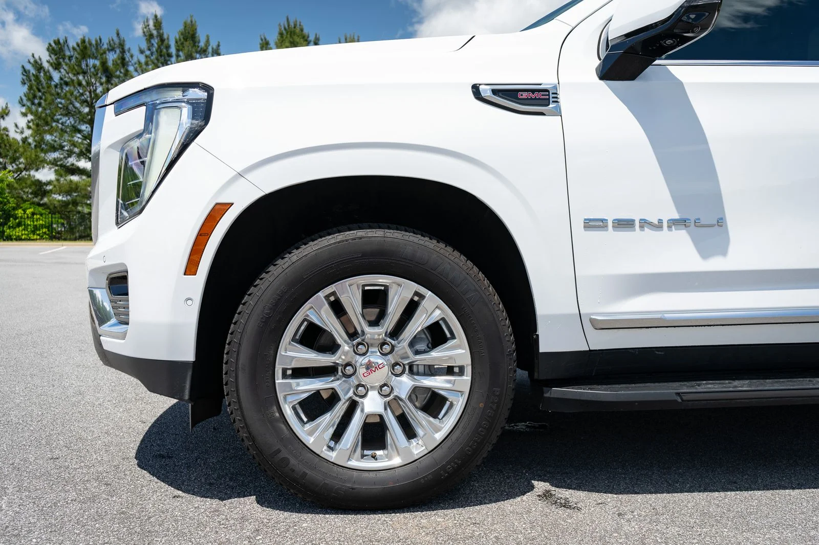 Used 2025 White GMC Denali image 4