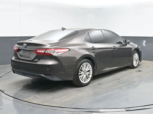 Used 2018 Brown Toyota XLE image 9