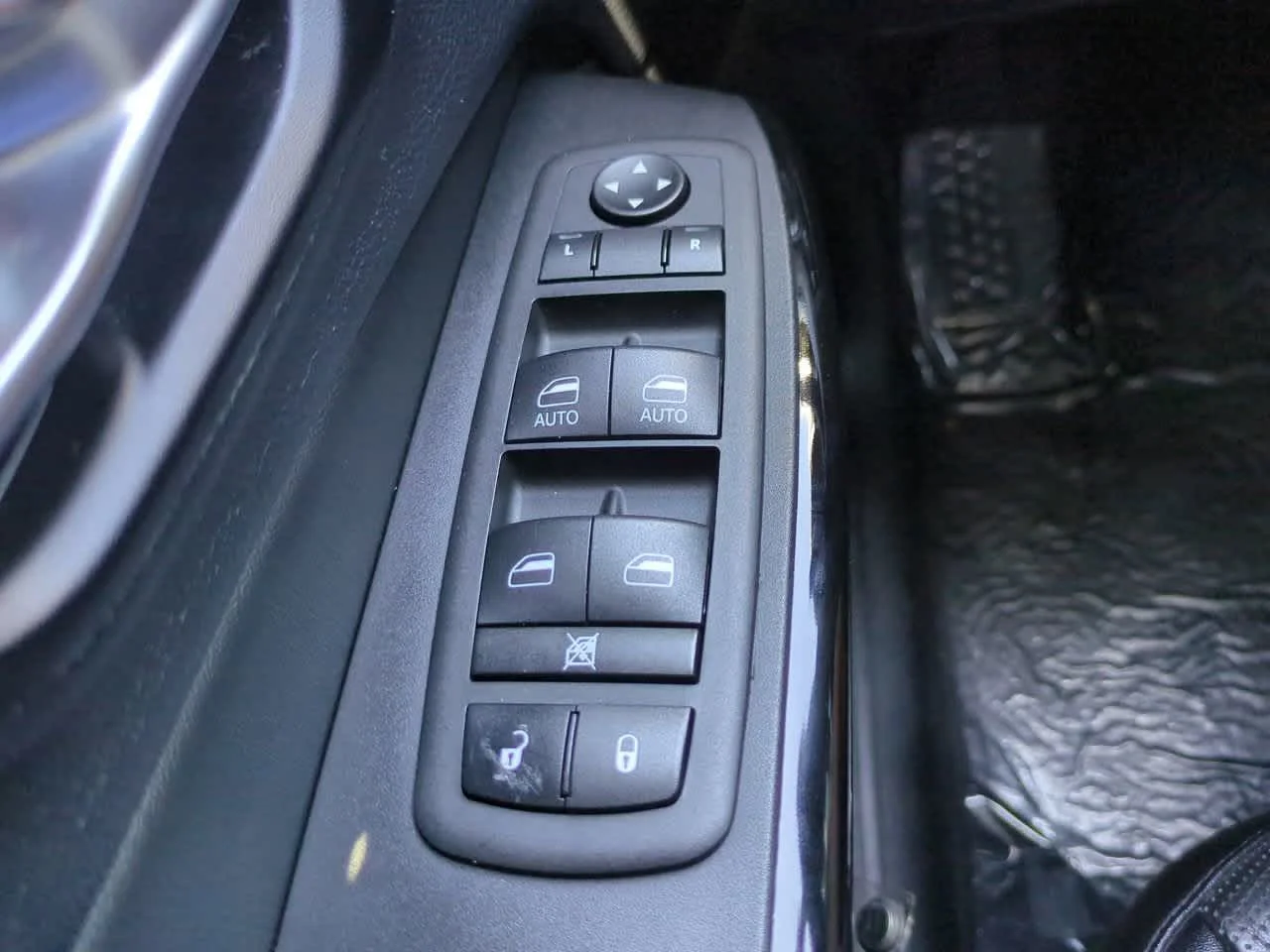 2023 Jeep Cherokee Altitude Lux - Photo 23