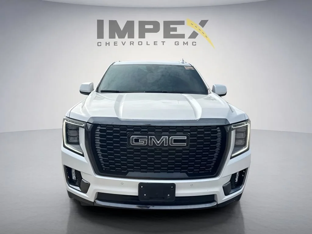 Used 2023 White Frost Tricoat GMC Denali Ultimate image 8